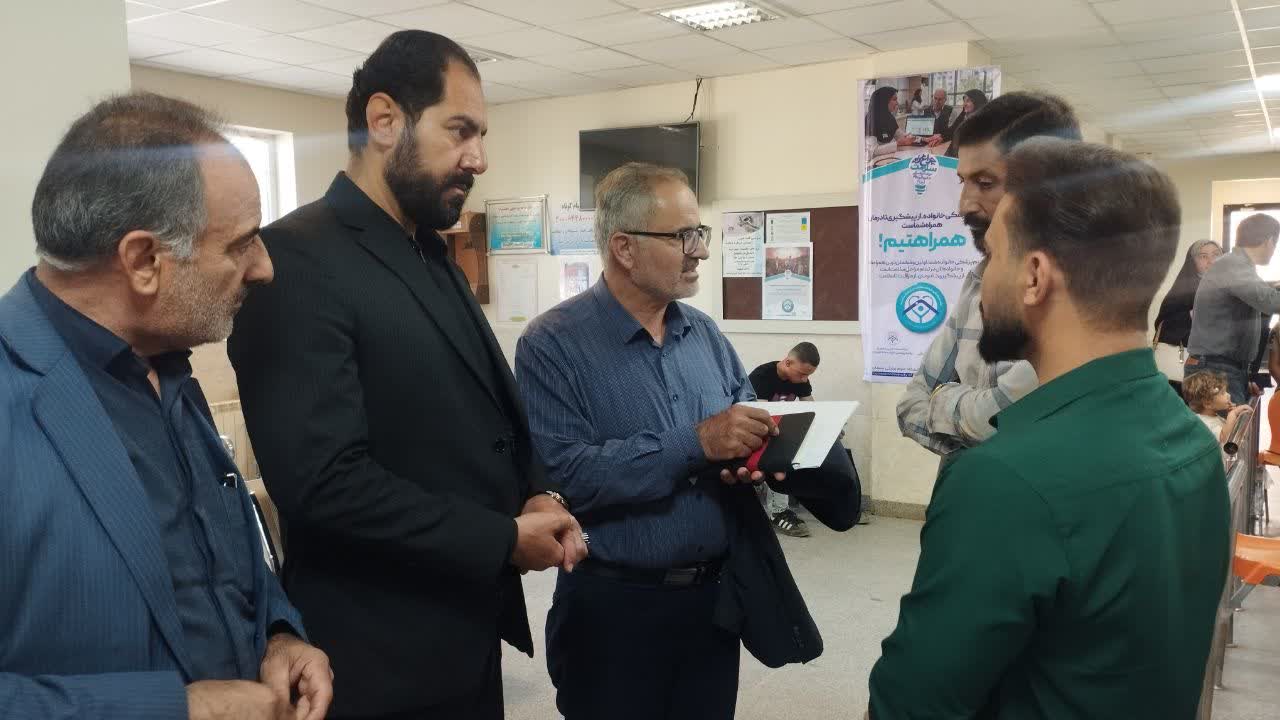 بازدید معاونت دانشگاه علوم پزشکی از درمانگاه بیمارستان کبودراهنگ